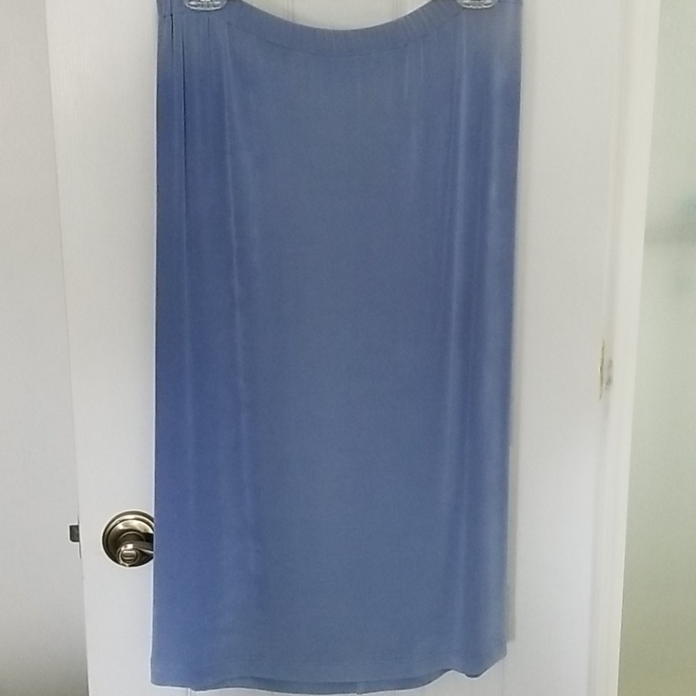Gently worn Perfect purple M size long skirt.